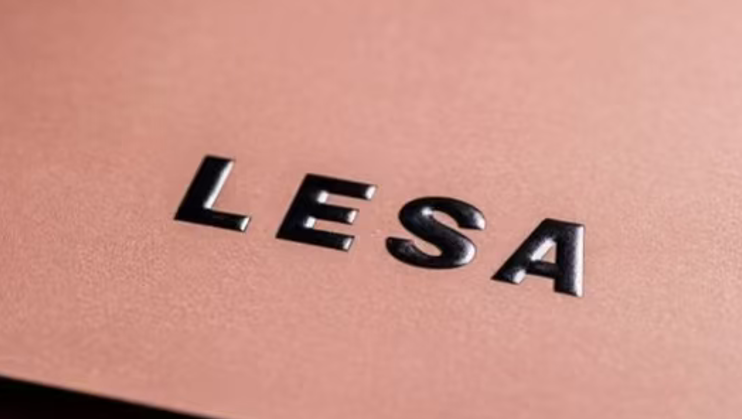 UV Coating vs. Varnishing: Enhancing Pr...